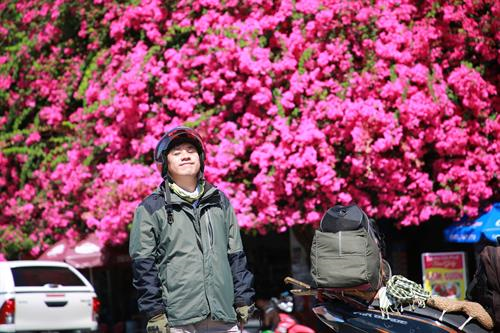 Unique giant confetti trellis right at Phan Thiet port - New check-in point for many young generation Z people